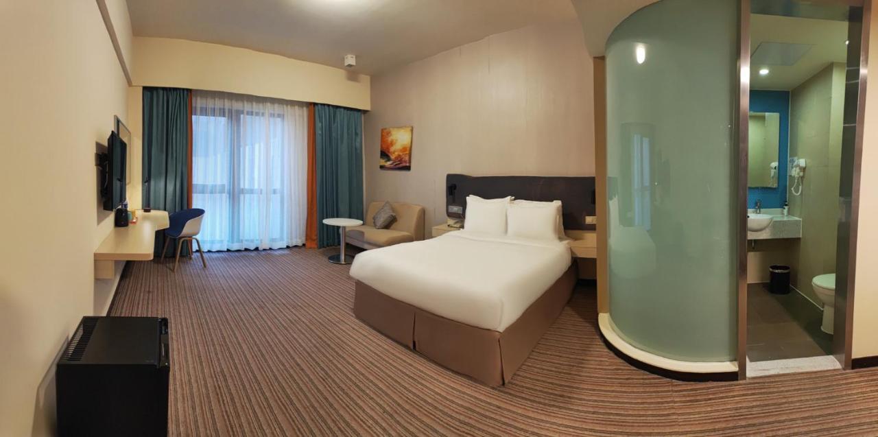 HOLIDAY INN EXPRESS SHANGHAI PUTUO, AN IHG HOTEL ШАНХАЙ 3* (Китай) - от  3920 RUB | NOCHI